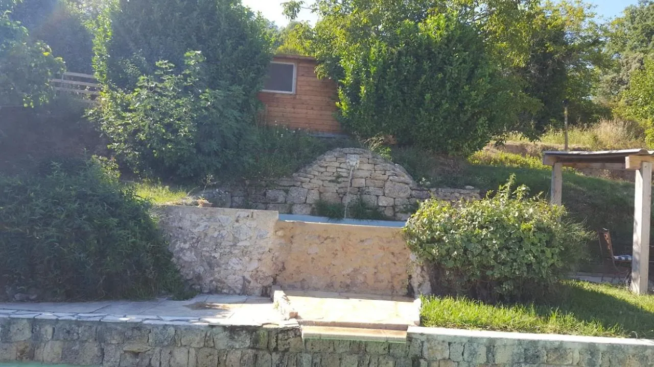 CHALET 2 Pièces vue piscine Salernes